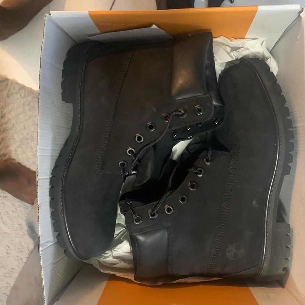 Black timberland boots